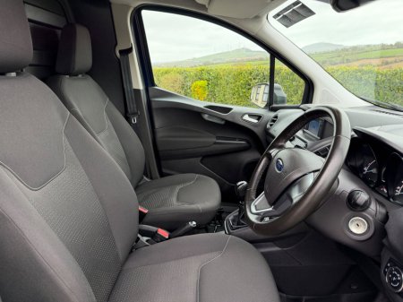 2023 Ford Transit Courier - thumbnail 12