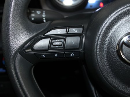 2020 Toyota Yaris 6aa-mxph10 €15,999 thumbnail