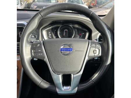 2017 Volvo XC60 - thumbnail 17