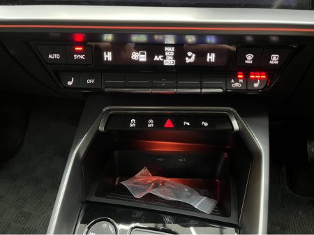 2024 Audi A3 €32950! 2024 AUDI A3 LEATHER 30TFSI SPORTBACK ADVANCED 1.0 AUTOMATIC / CRUISE CONTROL / REVERSE CAMERA / ELECTRIC HEATED SEATS / APPLE CARPLAY €32,950 thumbnail