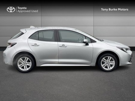 2018 Toyota Corolla Hatchback 5dr Hybrid - Luna Edition - 1.8 Automatic - Very Low KMS - EUR 180 Tax // Front Electric Windows // Rear Electric Windows // Electric Mirrors // Heated Mirrors // Apple Carplay €24,895