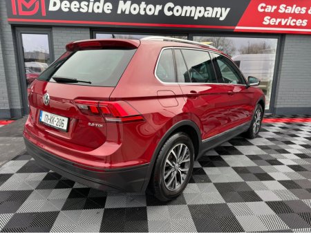 2017 Volkswagen Tiguan - thumbnail 15