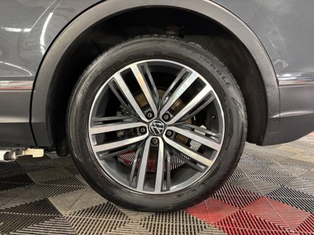 2021 Volkswagen Tiguan - thumbnail 17
