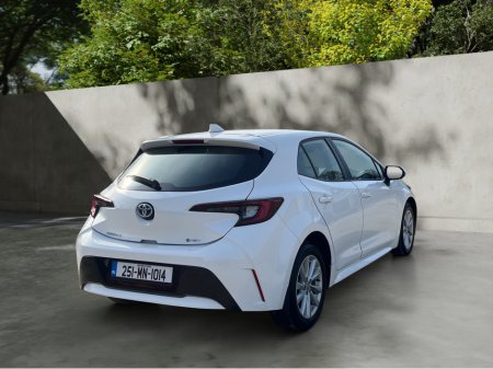 2025 Toyota Corolla - thumbnail 3