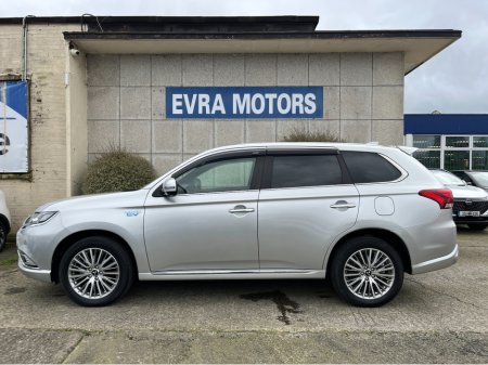 2020 Mitsubishi Outlander - thumbnail 6