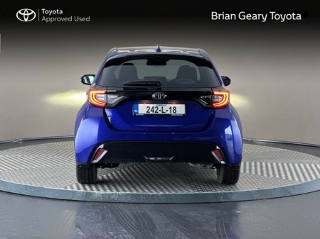 2024 Toyota Yaris PLATINUM Sunroof €28,950