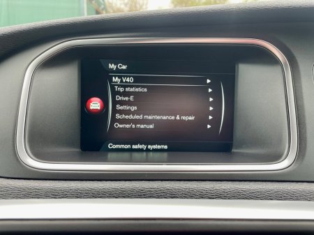 2017 Volvo V40 - thumbnail 36