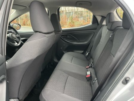 2023 Toyota Yaris 1.5 HYBRID LUNA 4DR AUTO €23,950 thumbnail