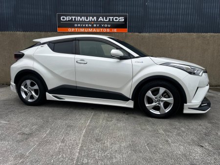 2018 Toyota C-HR CHR 1.8 self charging hybrid, G -model huge spec €19,900
