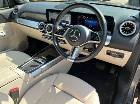 2025 Mercedes-Benz GLB - thumbnail 8