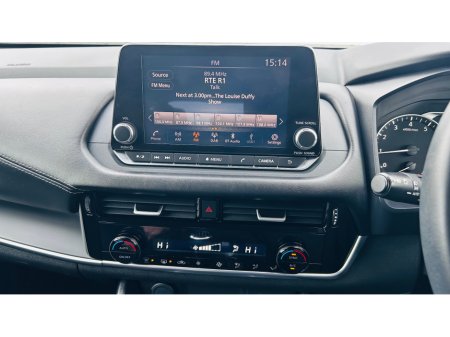 2023 Nissan Qashqai REVERSE CAMERA + REAR PARK SENSORS €27,995 thumbnail