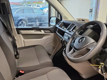 2019 Volkswagen Transporter  thumbnail