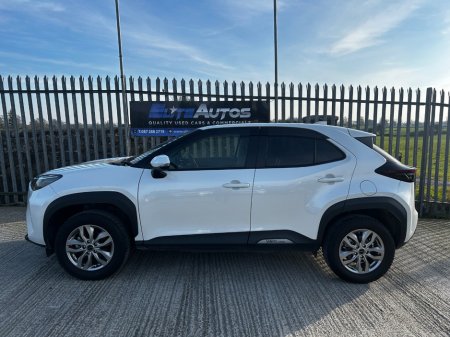 2021 Toyota Yaris Cross - thumbnail 3