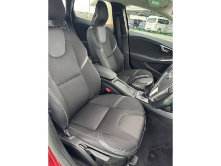 2013 Volvo V40 1.6 D2 DRIVE S/S SE €8,950 thumbnail