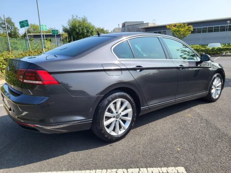 2021 Volkswagen Passat  €19,999