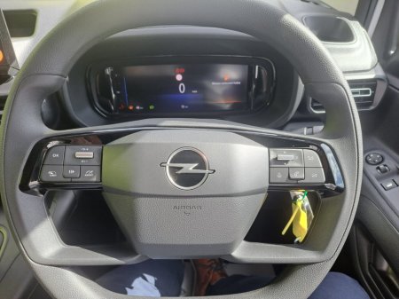 2024 Opel Combo  €17,950 thumbnail