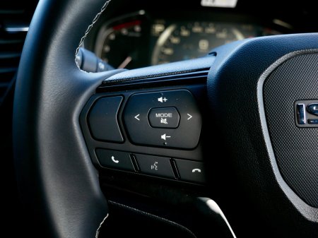 2025 Isuzu D-MAX - thumbnail 24