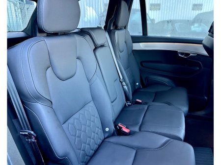 2025 Volvo XC90 CORE T8 PHEV AWD AUTO thumbnail