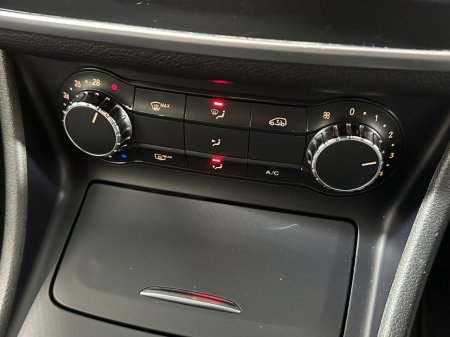 2016 Mercedes-Benz CLA Class AMG Line 200D €18,800 thumbnail