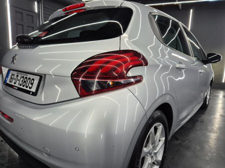 2016 Peugeot 208 - thumbnail 5