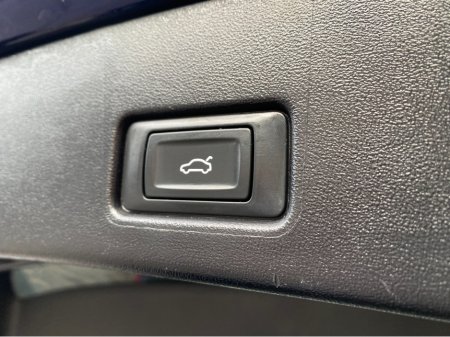 2023 Audi Q4 e-tron SPORTBACK 40 E-TRON S LINE 4DR AUTO thumbnail