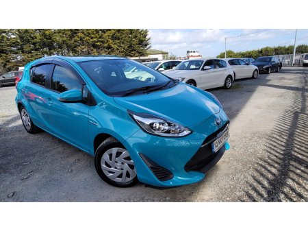 2017 Toyota Aqua - thumbnail 1