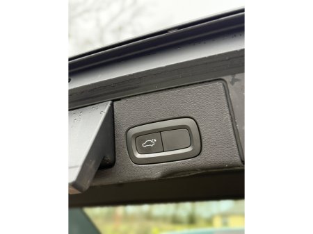 2020 Volvo XC60 - thumbnail 36