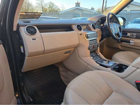 2015 Land Rover Discovery 3.0 TDV6 5 SEAT XE 4DR AUTO €21,450 thumbnail