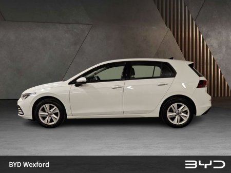 2021 Volkswagen Golf 2.0 TDI 115HP Life €21,975 thumbnail