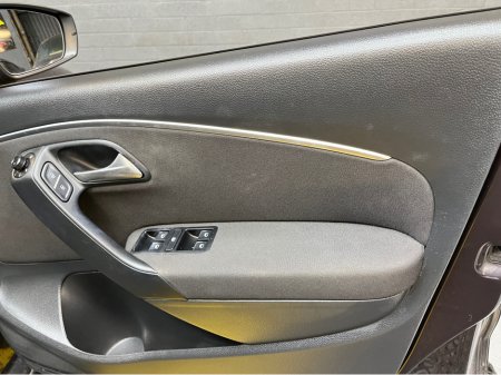 2015 Volkswagen Polo 2015 auto €10,495 thumbnail