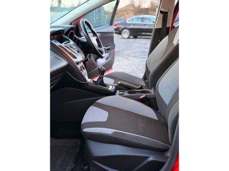 2014 Ford Focus - thumbnail 29