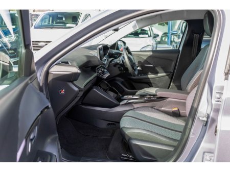 2025 Peugeot 208 - thumbnail 10