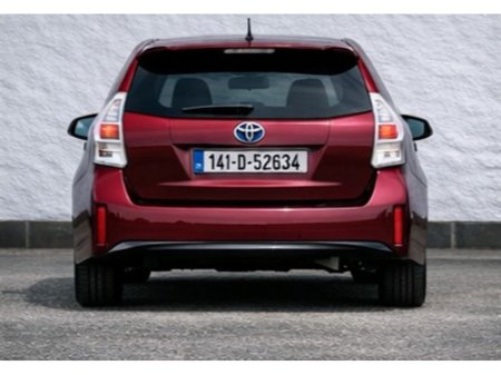 2014 Toyota Prius - thumbnail 3