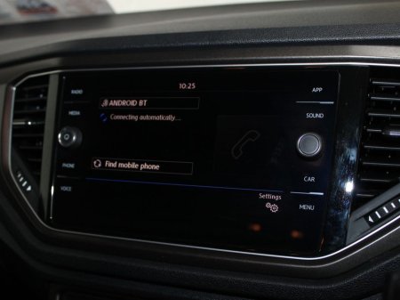 2019 Volkswagen T-Roc Design 1.6tdi M6f115hp 5DR €20,500 thumbnail