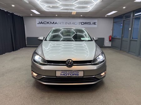 2018 Volkswagen Golf - view 2