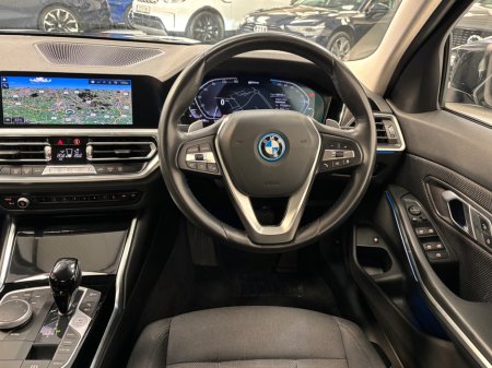 2021 BMW 3 Series - thumbnail 9