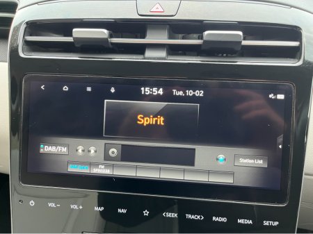 2023 Hyundai Tucson EXECUTIVE PLUS HYBRID AUTOMATIC 1.6 PETROL //HIGH  SPEC//FULL LEATHER//HEATED SEATS AND STEERING WHEEL//SAT NAV//KEYLESS ENTRY// €33,950 thumbnail