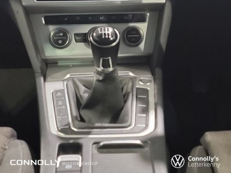 2019 Volkswagen Passat - thumbnail 9