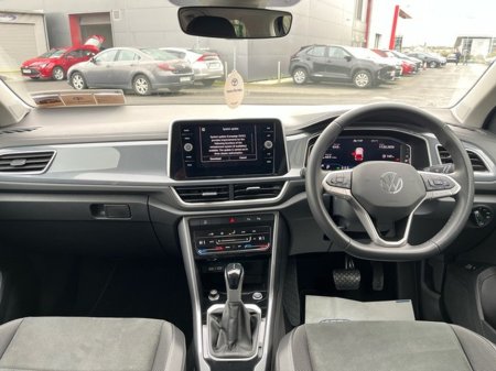 2023 Volkswagen T-Roc STYLE 1.5 TSI D7F 150HP €33,950 thumbnail