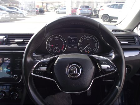 2021 Skoda Superb - thumbnail 7