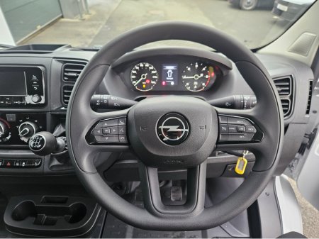 2026 Opel Movano Chassis-cab 2.2 140PS €31,378 thumbnail