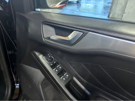 2023 Ford Focus TITANIUM 1.0T 125 M6 4DR €20,399 thumbnail