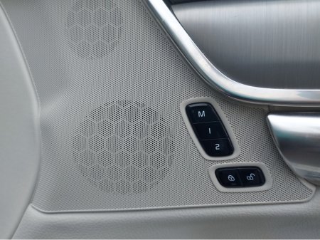 2021 Volvo S90 D4 MOMENTUM AT 4DR AUTO €34,950 thumbnail