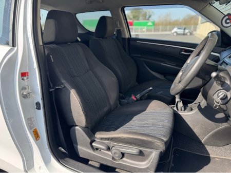 2014 Suzuki Swift - thumbnail 10