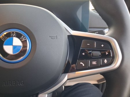 2025 BMW i4 - thumbnail 17