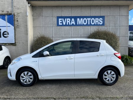 2019 Toyota Vitz - thumbnail 6