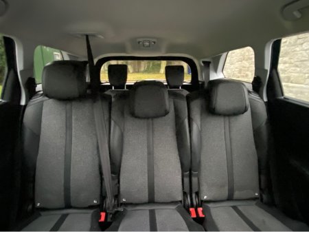 2019 Peugeot 5008 - view 3