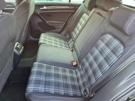 2015 Volkswagen Golf - thumbnail 21