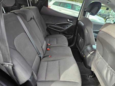 2016 Hyundai Santa Fe 4WD Executive 4DR €16,990