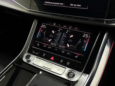 2024 Audi Q8 55 TFSI E S LINE 375HP QUATTRO €87,990 thumbnail